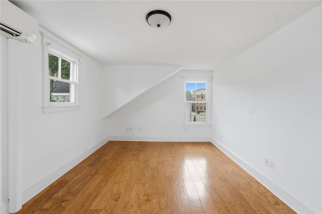 21 Elm Street, Newport, RI 02840