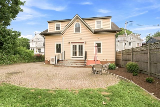 21 Elm Street, Newport, RI 02840
