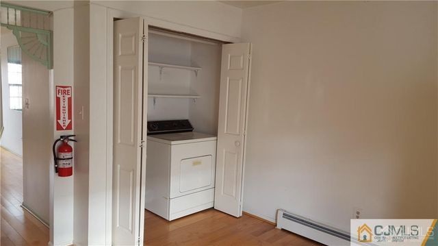 31 Larch Street, Carteret, NJ 07008