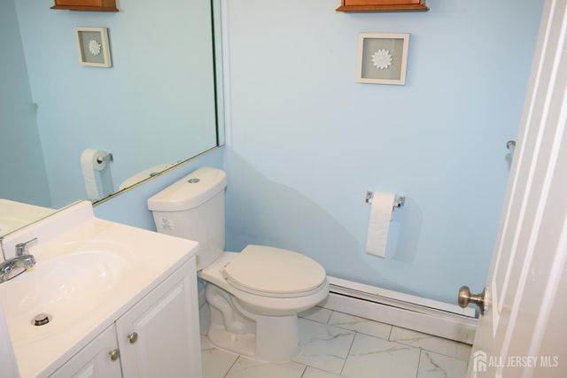 31 Larch Street, Carteret, NJ 07008