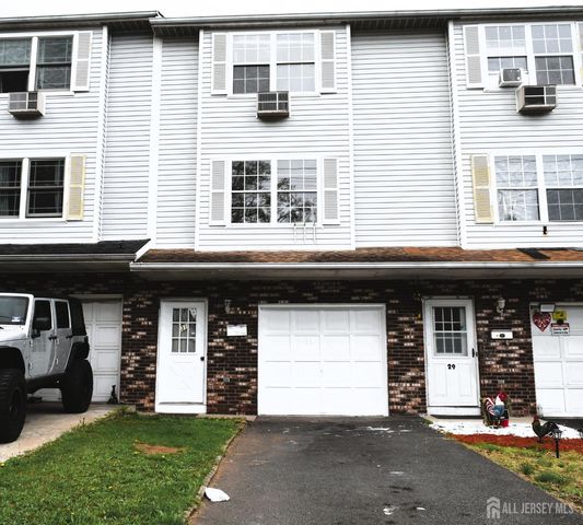 31 Larch Street, Carteret, NJ 07008