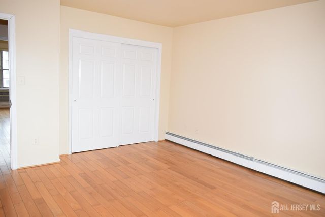 31 Larch Street, Carteret, NJ 07008