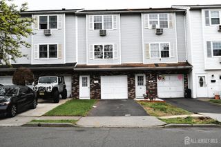 31 Larch Street, Carteret, NJ 07008