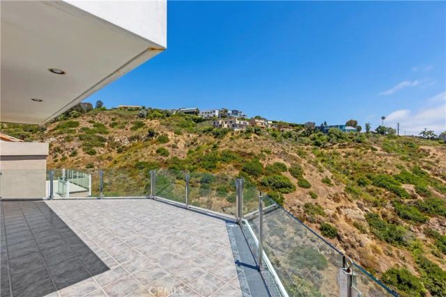 2365 Hillview Drive, Laguna Beach, CA 92651