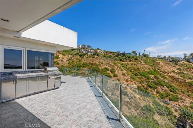 2365 Hillview Drive, Laguna Beach, CA 92651