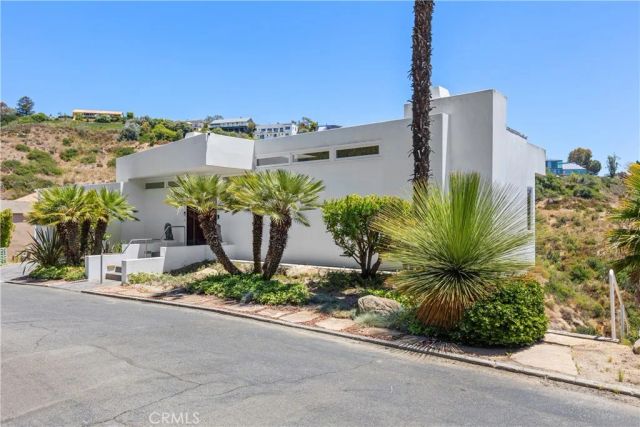 2365 Hillview Drive, Laguna Beach, CA 92651