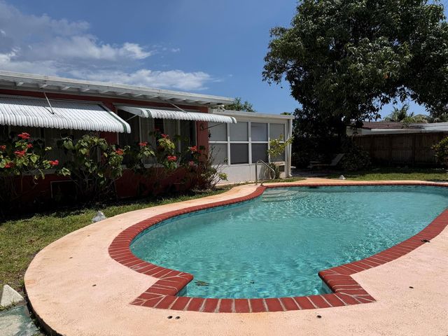 1014 SE 4th Court, Deerfield Beach, FL 33441