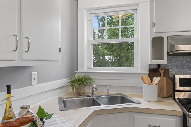 112 Percy St, Dracut, MA 01826