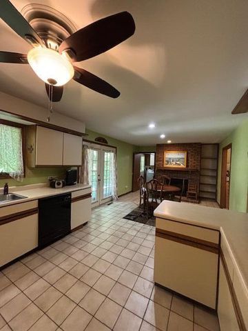 43618 Carla Drive, Paw Paw Twp, MI 49079