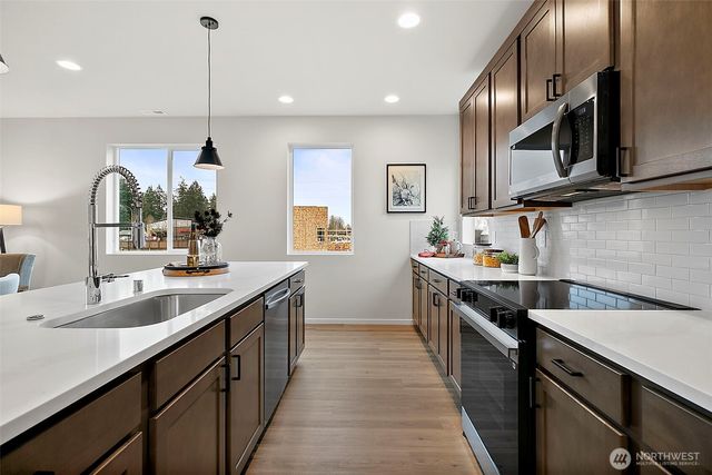 18510 SE 271st Place, Covington, WA 98042