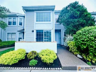 16 Gerard Place, Parlin, NJ 08859