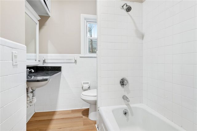 427 Spring Street 2, Newport, RI 02840