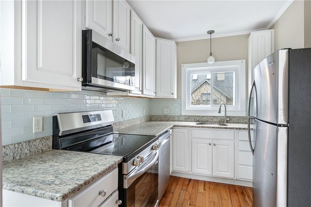 427 Spring Street 2, Newport, RI 02840