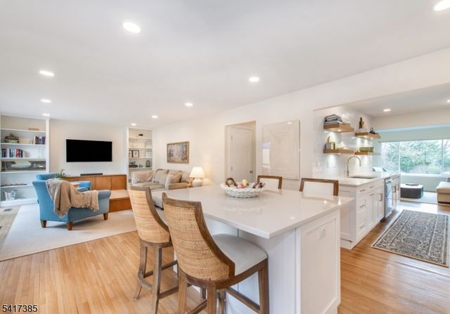 10 Hemlock Ln, Harding Twp., NJ 07960