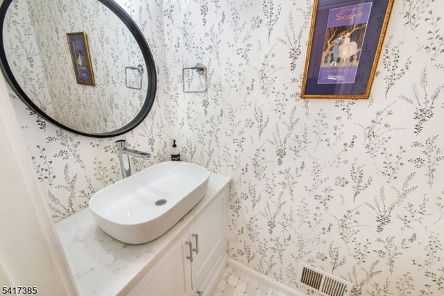 10 Hemlock Ln, Harding Twp., NJ 07960