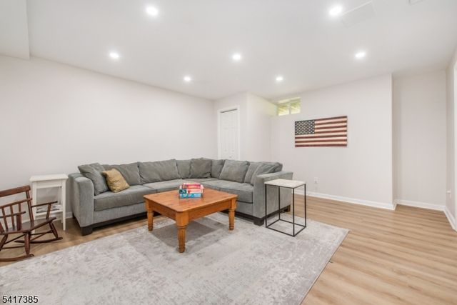 10 Hemlock Ln, Harding Twp., NJ 07960