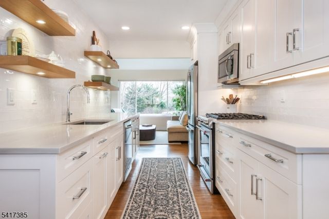 10 Hemlock Ln, Harding Twp., NJ 07960