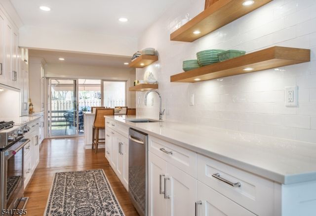 10 Hemlock Ln, Harding Twp., NJ 07960