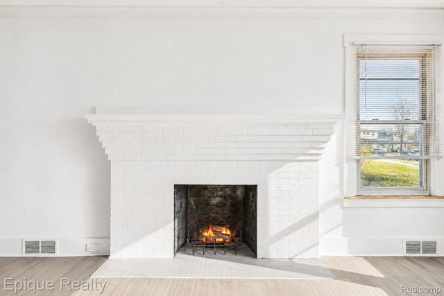 64 Glendale Street, Highland Park, MI 48203