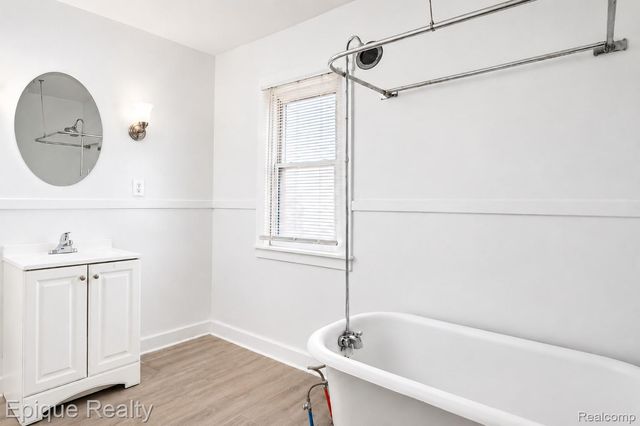 64 Glendale Street, Highland Park, MI 48203