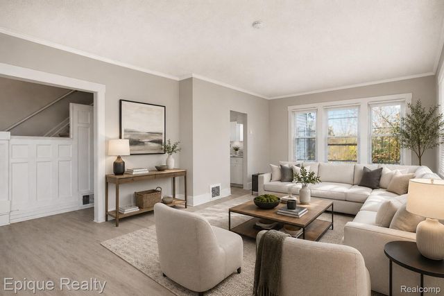 64 Glendale Street, Highland Park, MI 48203