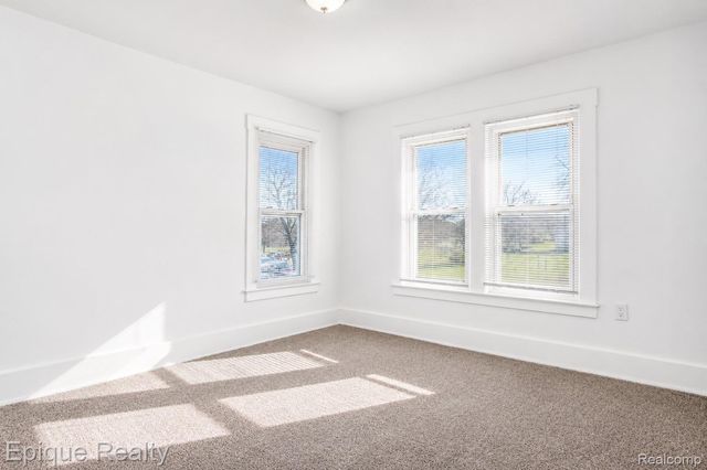 64 Glendale Street, Highland Park, MI 48203