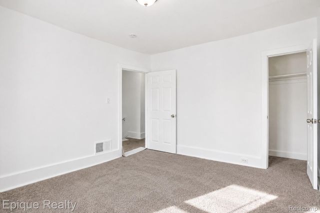 64 Glendale Street, Highland Park, MI 48203