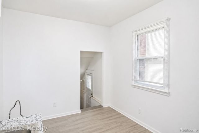 64 Glendale Street, Highland Park, MI 48203