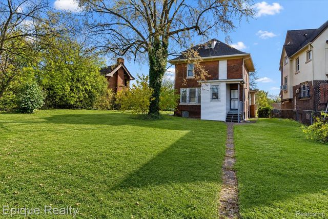 64 Glendale Street, Highland Park, MI 48203