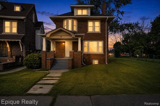 64 Glendale Street, Highland Park, MI 48203