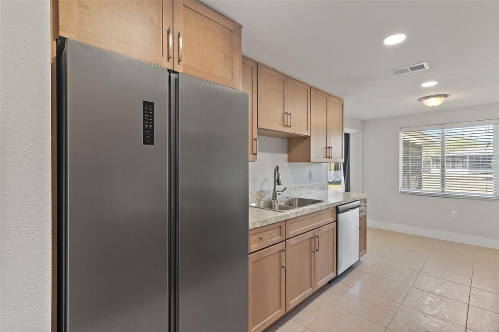 Image 20 of property listing at 441 GREENWICH AVENUE NW, Port Charlotte, FL 33952