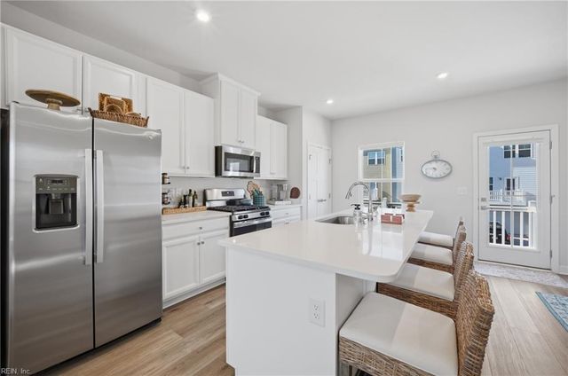 1218 Gunboat DR E, Suffolk, VA 23435