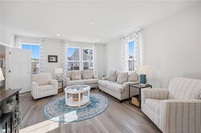 1218 Gunboat DR E, Suffolk, VA 23435