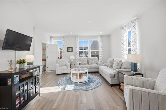 1218 Gunboat DR E, Suffolk, VA 23435