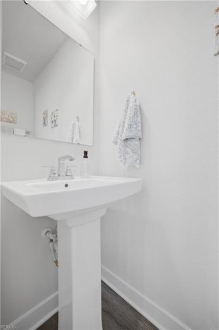 1218 Gunboat DR E, Suffolk, VA 23435