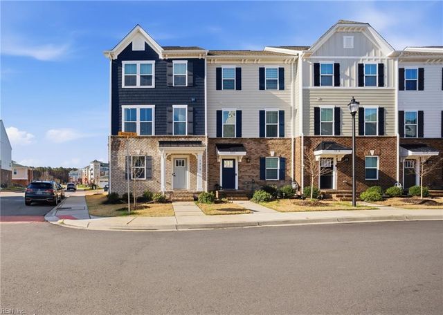 1218 Gunboat DR E, Suffolk, VA 23435