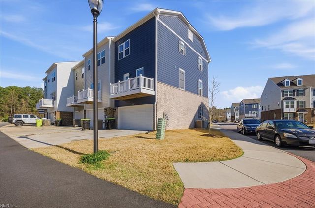 1218 Gunboat DR E, Suffolk, VA 23435
