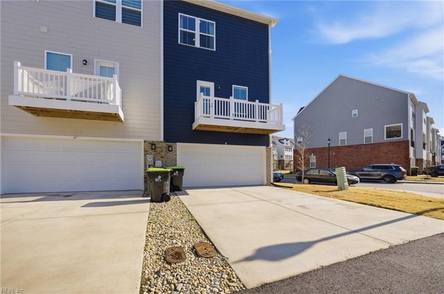 1218 Gunboat DR E, Suffolk, VA 23435