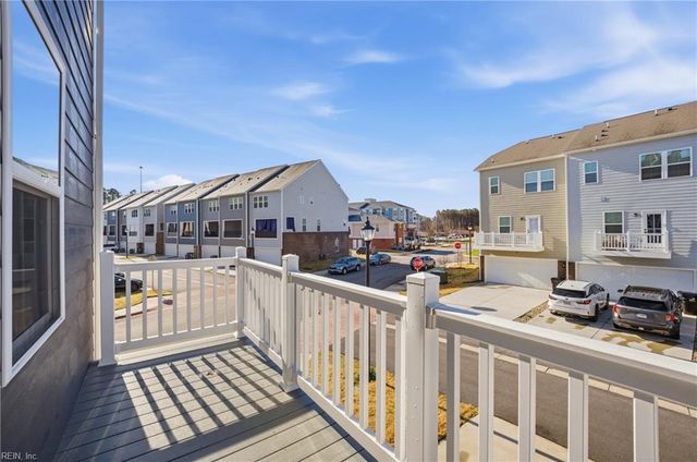 1218 Gunboat DR E, Suffolk, VA 23435