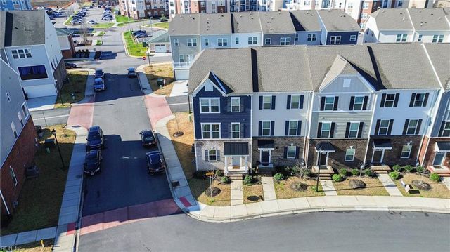 1218 Gunboat DR E, Suffolk, VA 23435