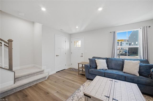 1218 Gunboat DR E, Suffolk, VA 23435