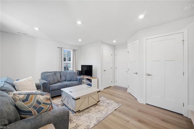 1218 Gunboat DR E, Suffolk, VA 23435