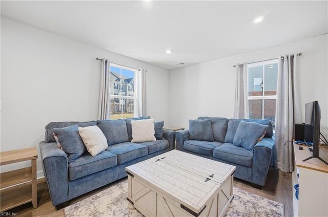 1218 Gunboat DR E, Suffolk, VA 23435