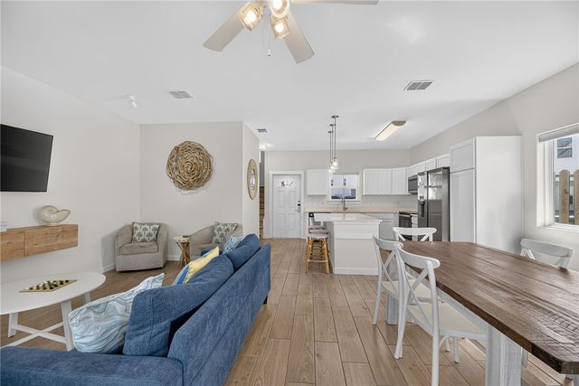 15038 Kokomo Dr, Corpus Christi, TX 78418