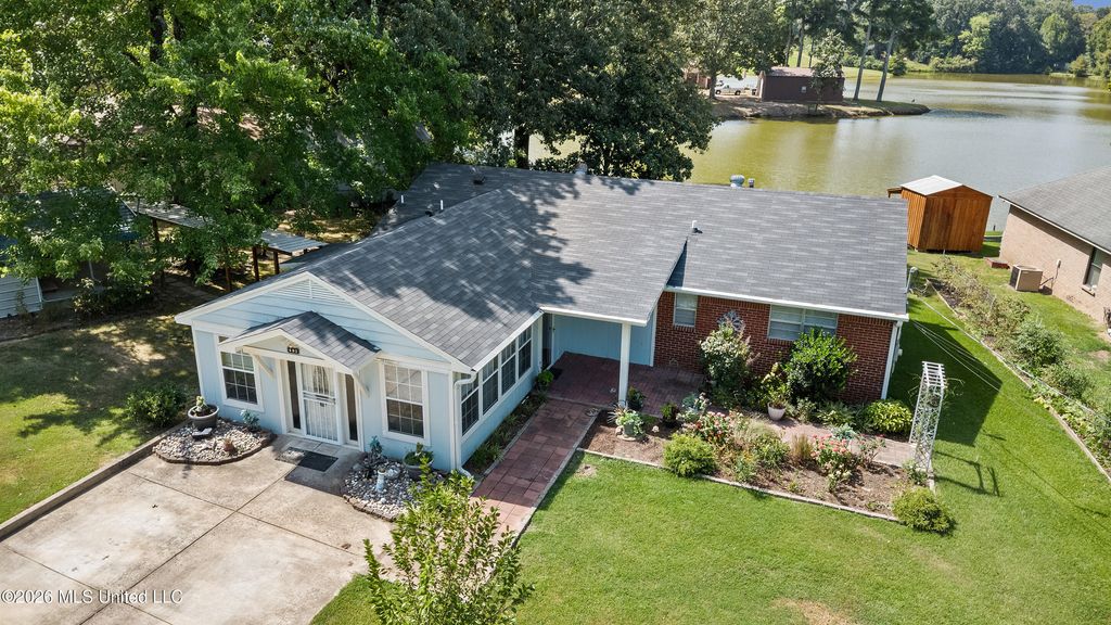 401 Black Bear Cove, Hernando, MS 38632 — exterior