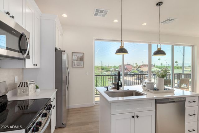 1728 W Sherman Street, Phoenix, AZ 85007