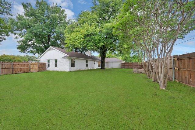 3115 Ponder Drive, Dallas, TX 75229