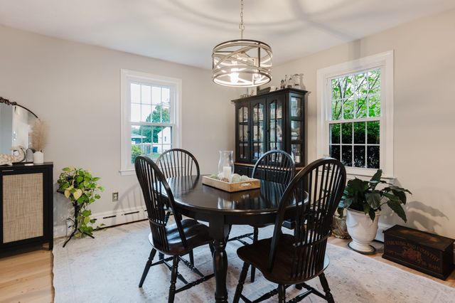 29 Evergreen St, Fairhaven, MA 02719