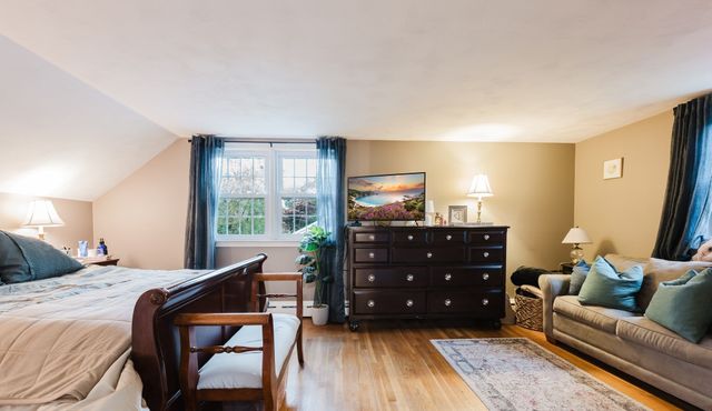 29 Evergreen St, Fairhaven, MA 02719