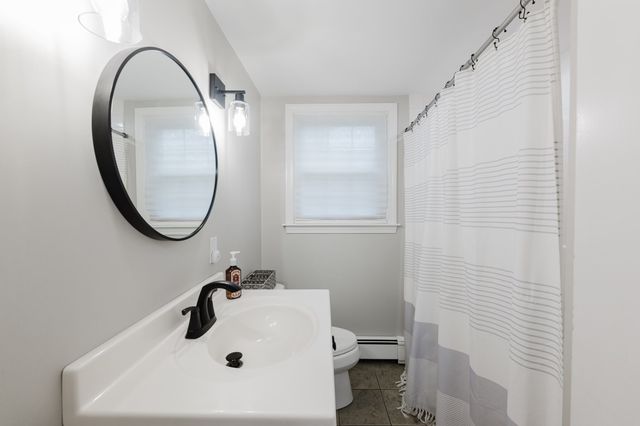 29 Evergreen St, Fairhaven, MA 02719